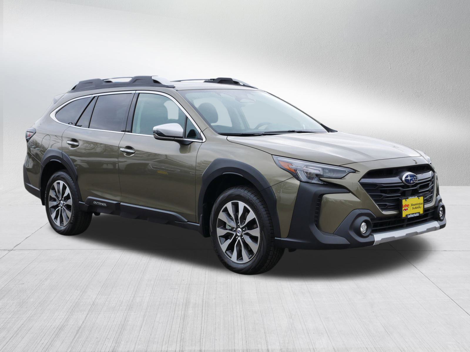 2025 Subaru Outback Touring's photo