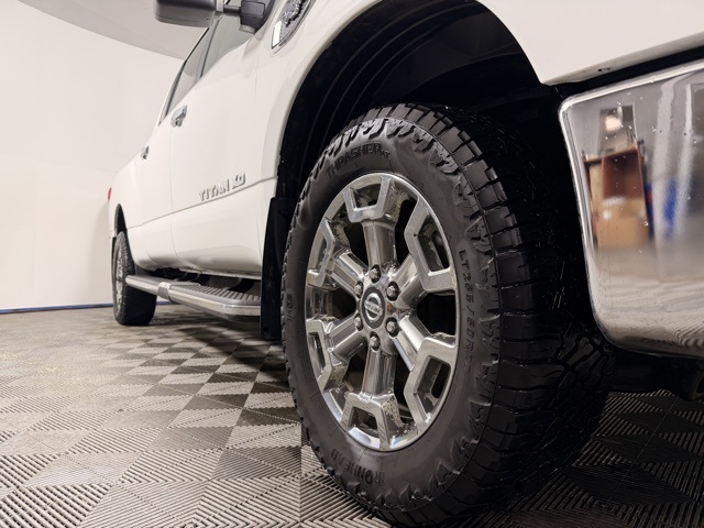 Used 2019 Nissan Titan XD SV with VIN 1N6AA1F45KN515502 for sale in Shakopee, Minnesota