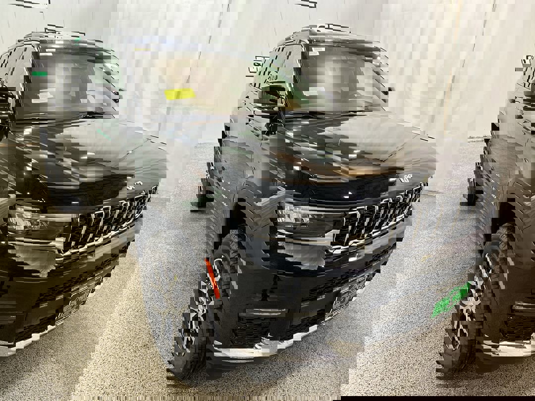 2025 Jeep Grand Cherokee L Limited's photo