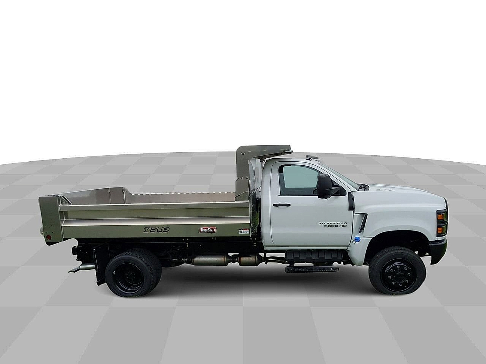 2024 Chevrolet Silverado 5500HD Work Truck photo 3