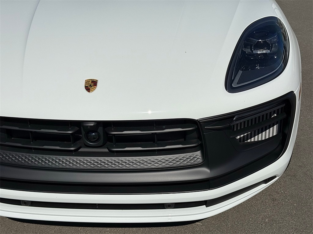 2025 Porsche Macan GTS photo 9
