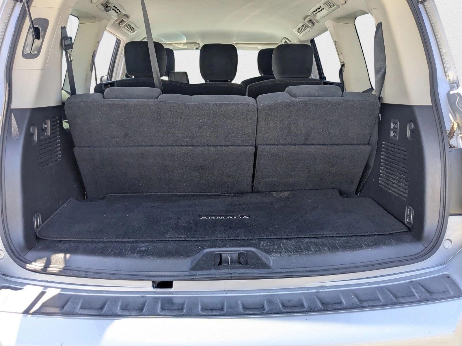 2017 Nissan Armada SV photo 4