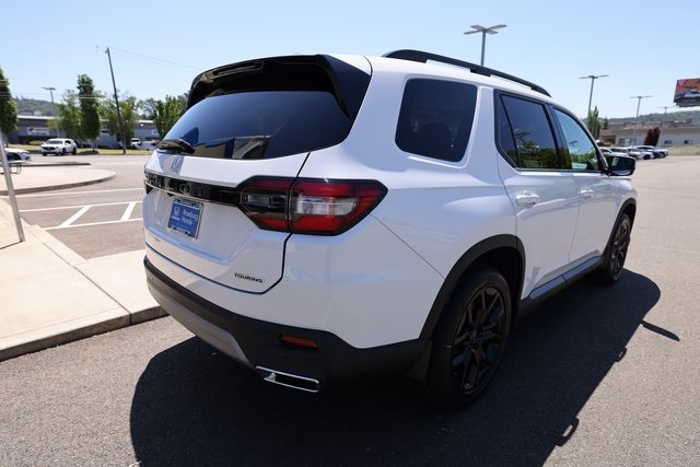 2025 Honda Pilot Touring photo 3