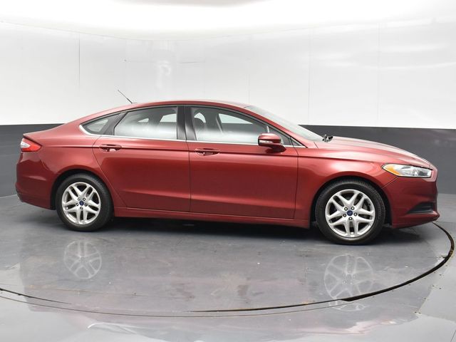 2016 Ford Fusion SE photo 4