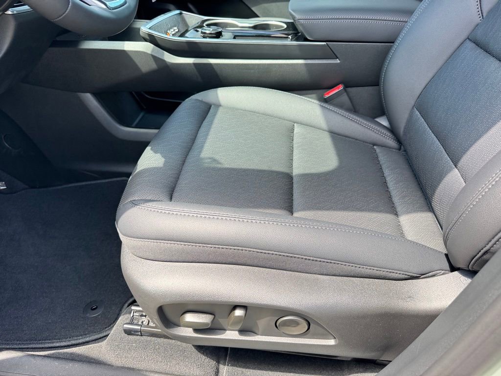 2026 Chevrolet Equinox LT photo 21