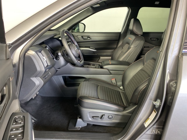 2024 Nissan Pathfinder Rock Creek photo 3