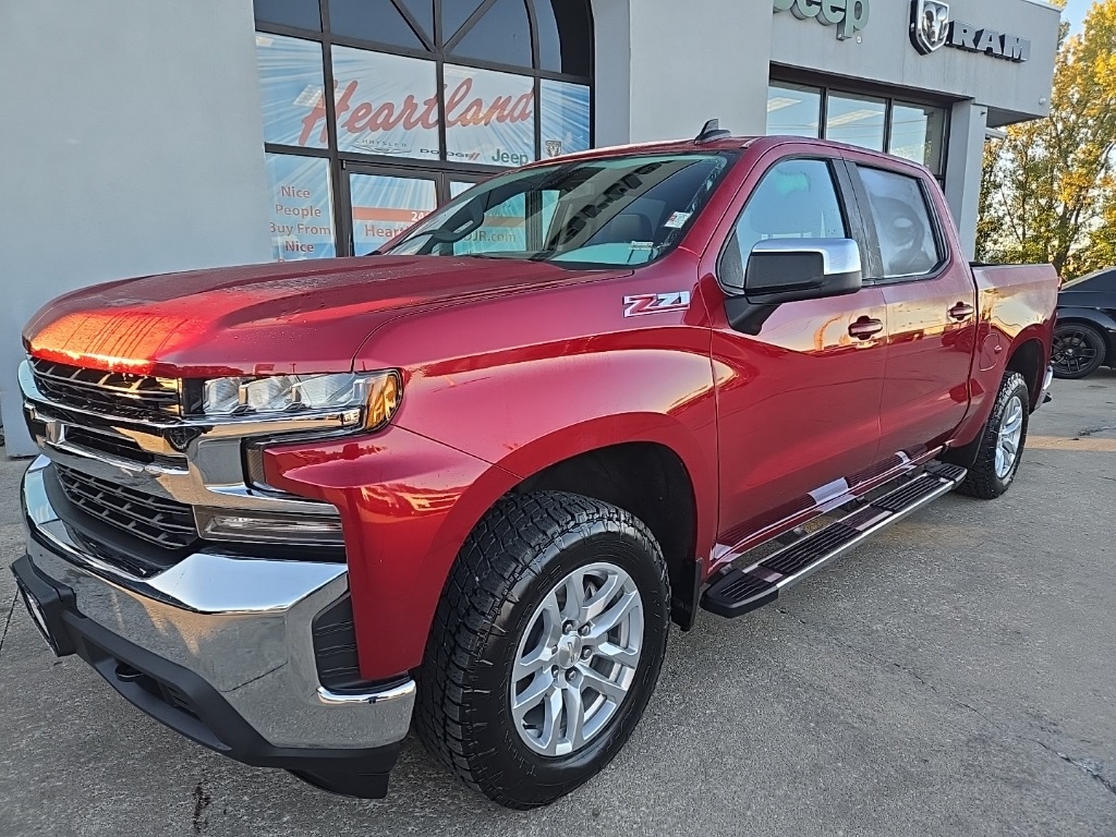 Used 2019 Chevrolet Silverado 1500 LT with VIN 3GCUYDED4KG193376 for sale in Kansas City