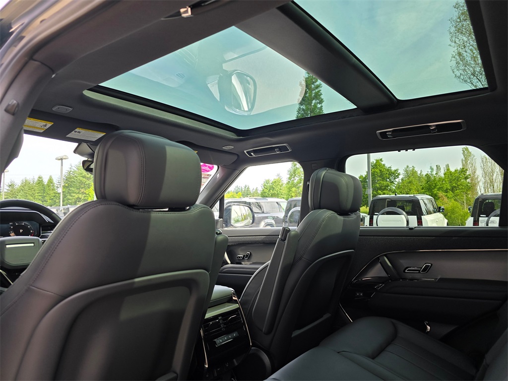 2025 Land Rover Range Rover Sport SE photo 23