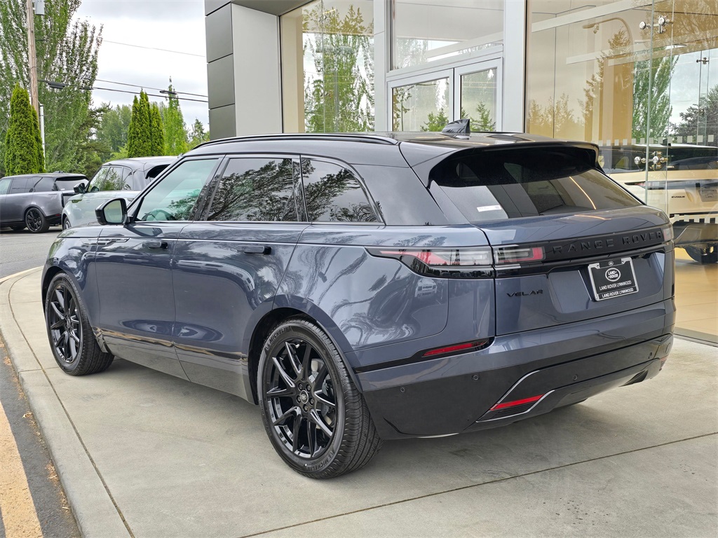 2026 Land Rover Range Rover Velar SE photo 4