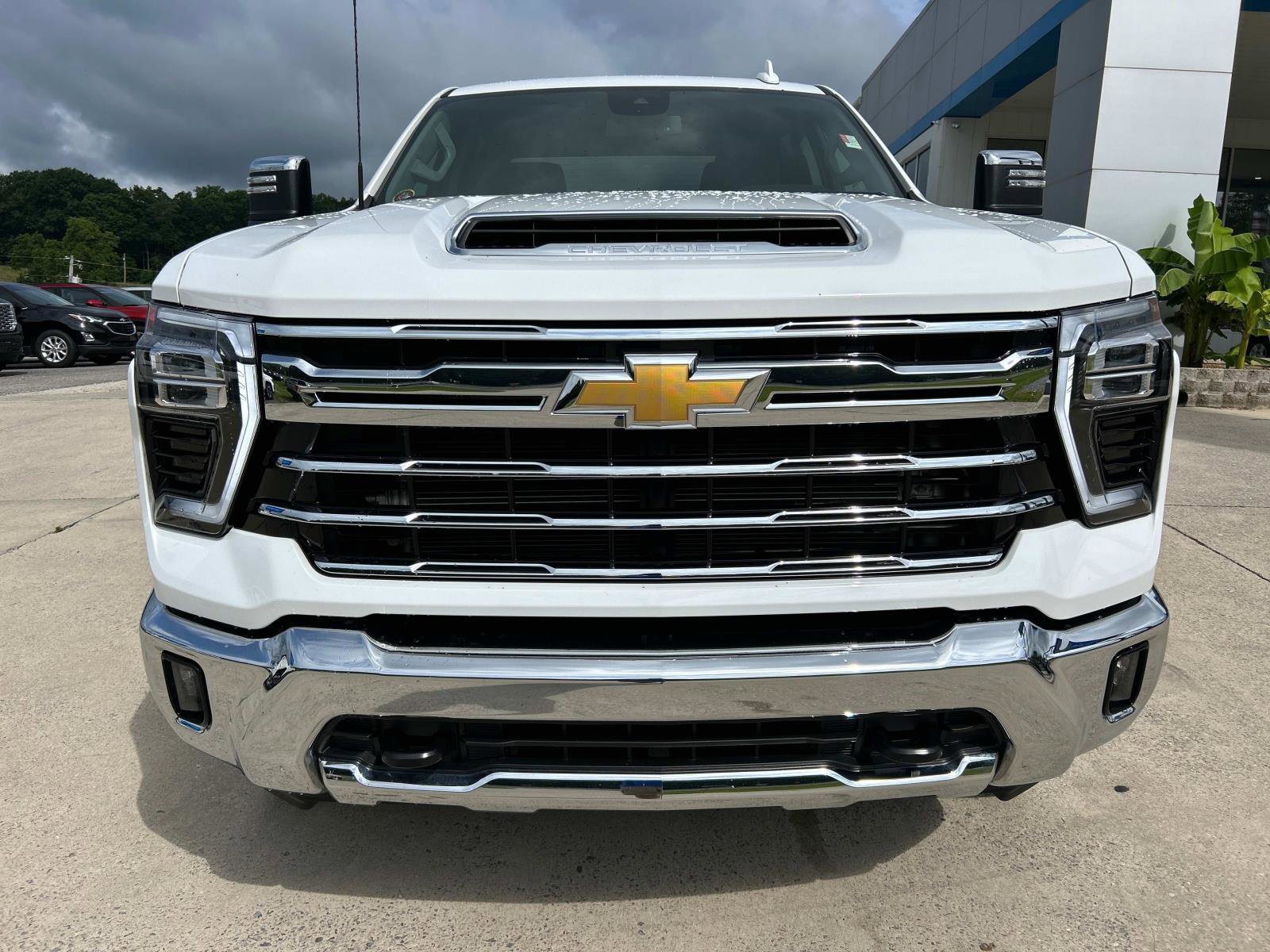 2024 Chevrolet Silverado 3500HD LTZ photo 9