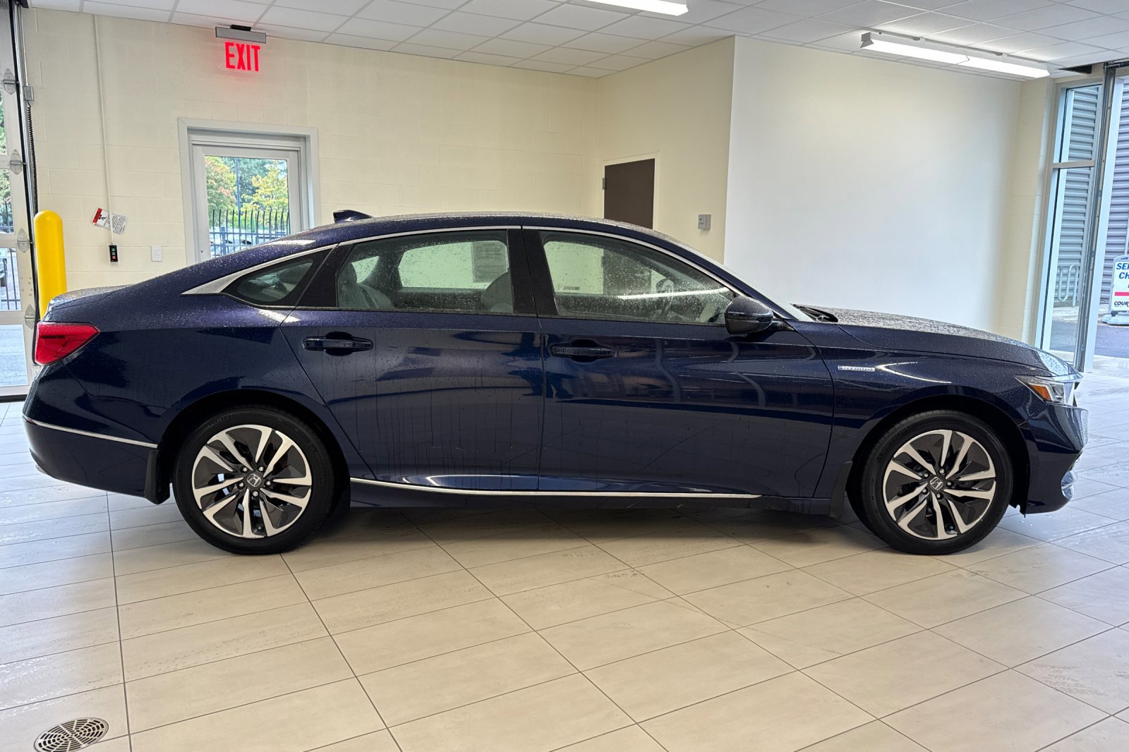 2020 Honda Accord Hybrid EX-L photo 2