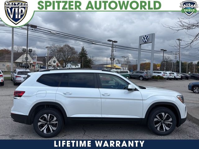 2026 Volkswagen Atlas SE's photo