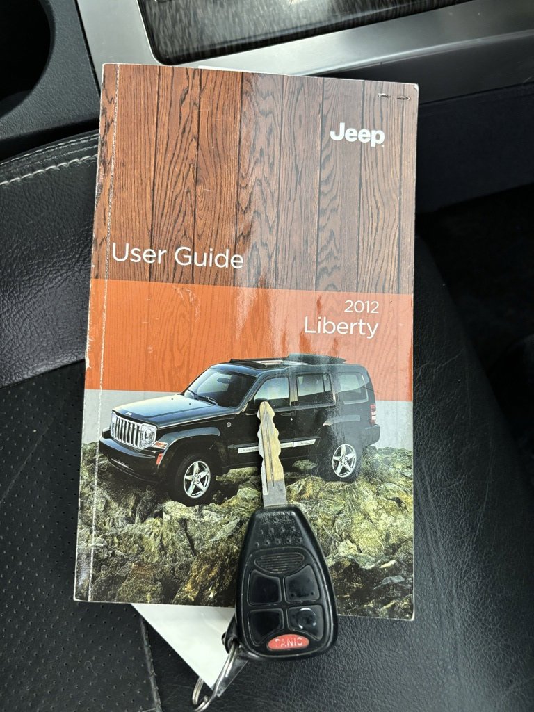 2012 Jeep Liberty Limited Jet photo 23