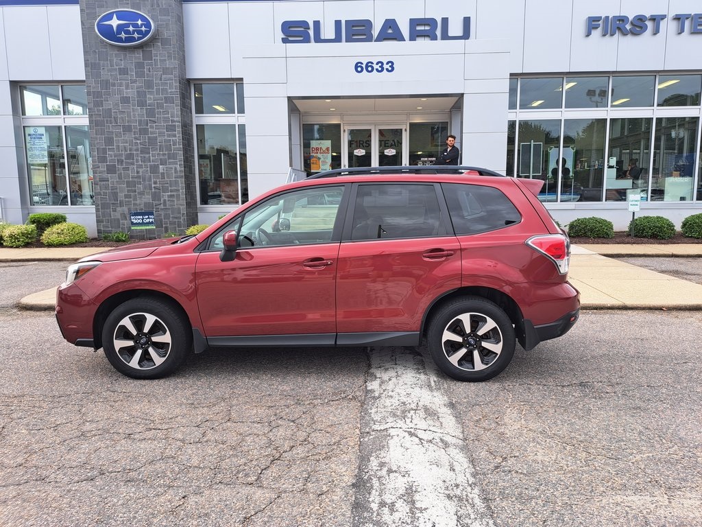 2017 Subaru Forester 2.5i Premium photo 3