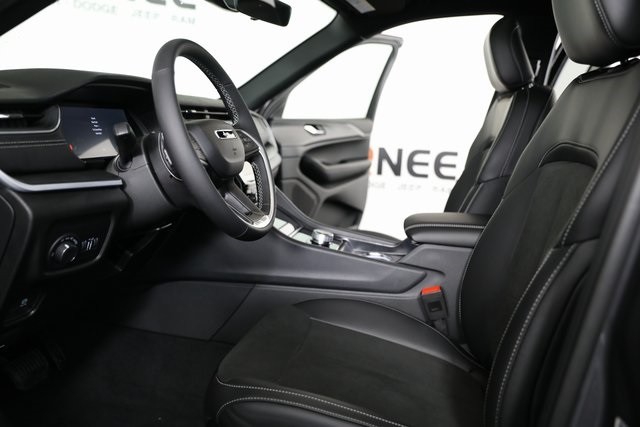 2025 Jeep Grand Cherokee Altitude X photo 13