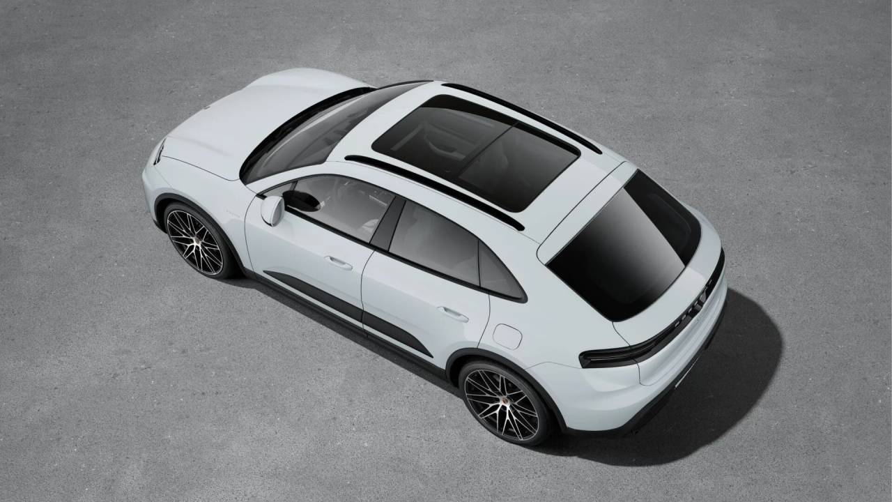 2026 Porsche Macan Electric photo 4