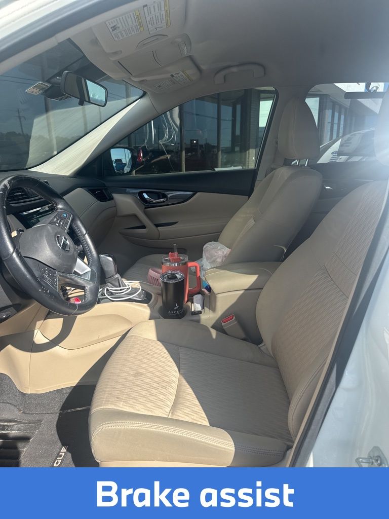2020 Nissan Rogue SV photo 4