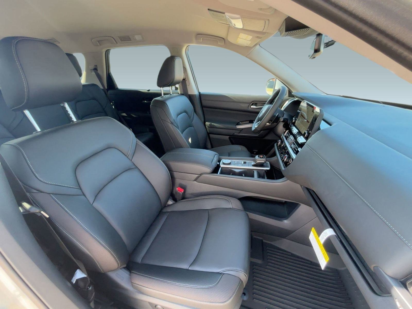 2025 Nissan Pathfinder SL photo 27
