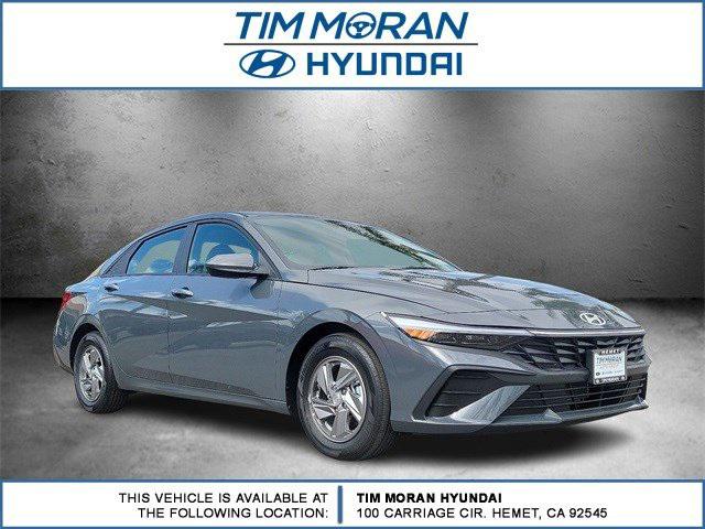 2025 Hyundai Elantra SE's photo