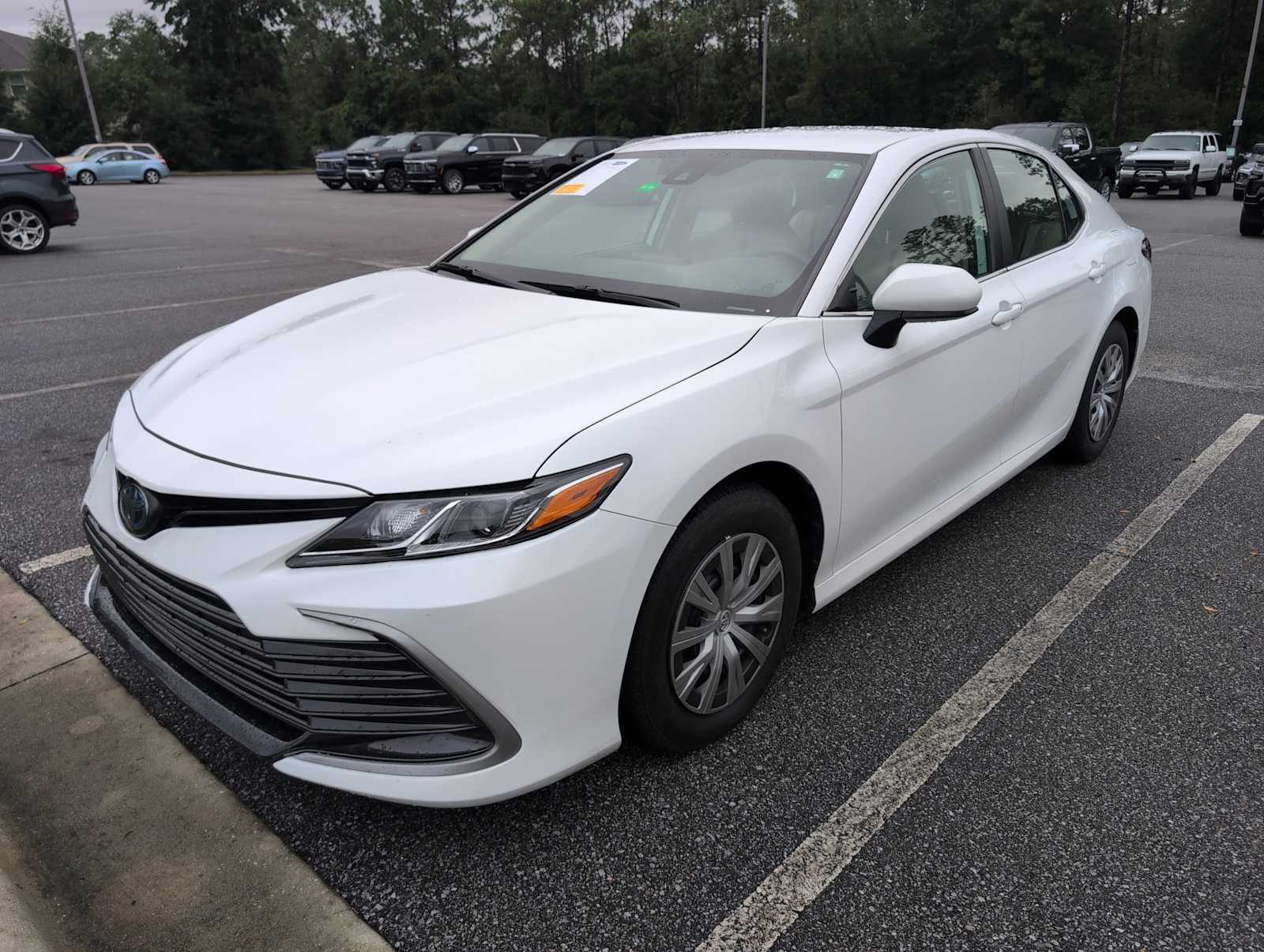 2023 Toyota Camry Hybrid LE photo 2