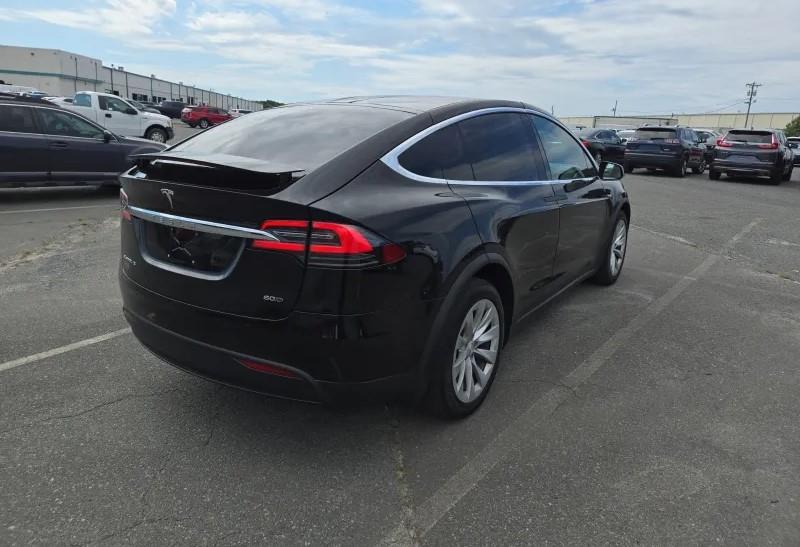 2016 Tesla Model X photo 4