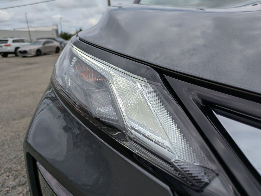 2026 Nissan Rogue S photo 9