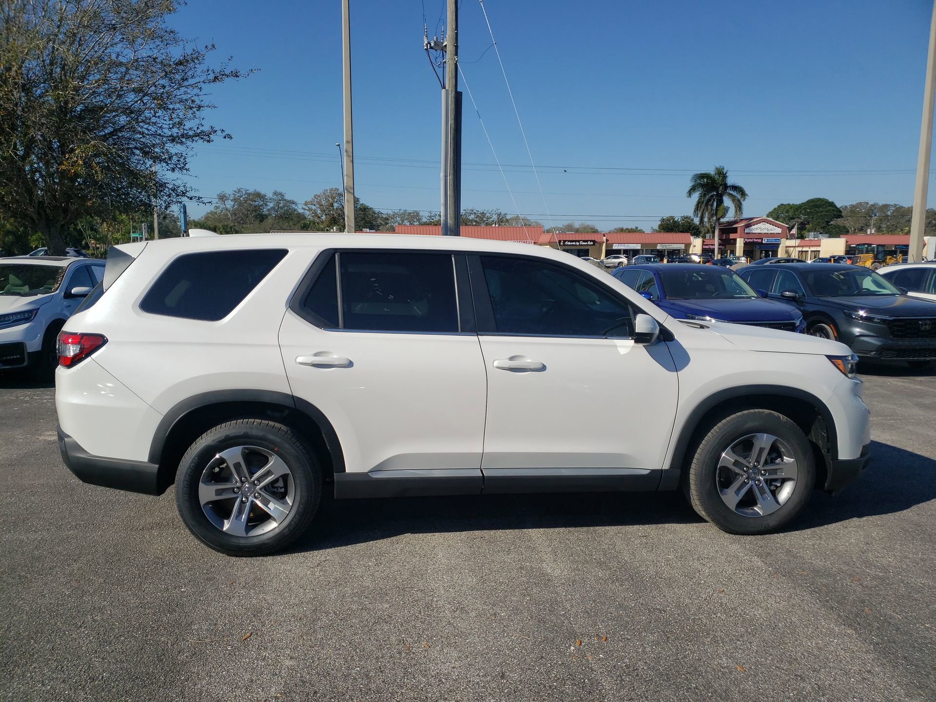 2025 Honda Pilot EX-L photo 4