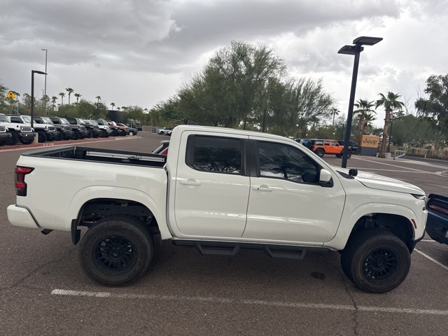 2023 Nissan Frontier SV photo 2