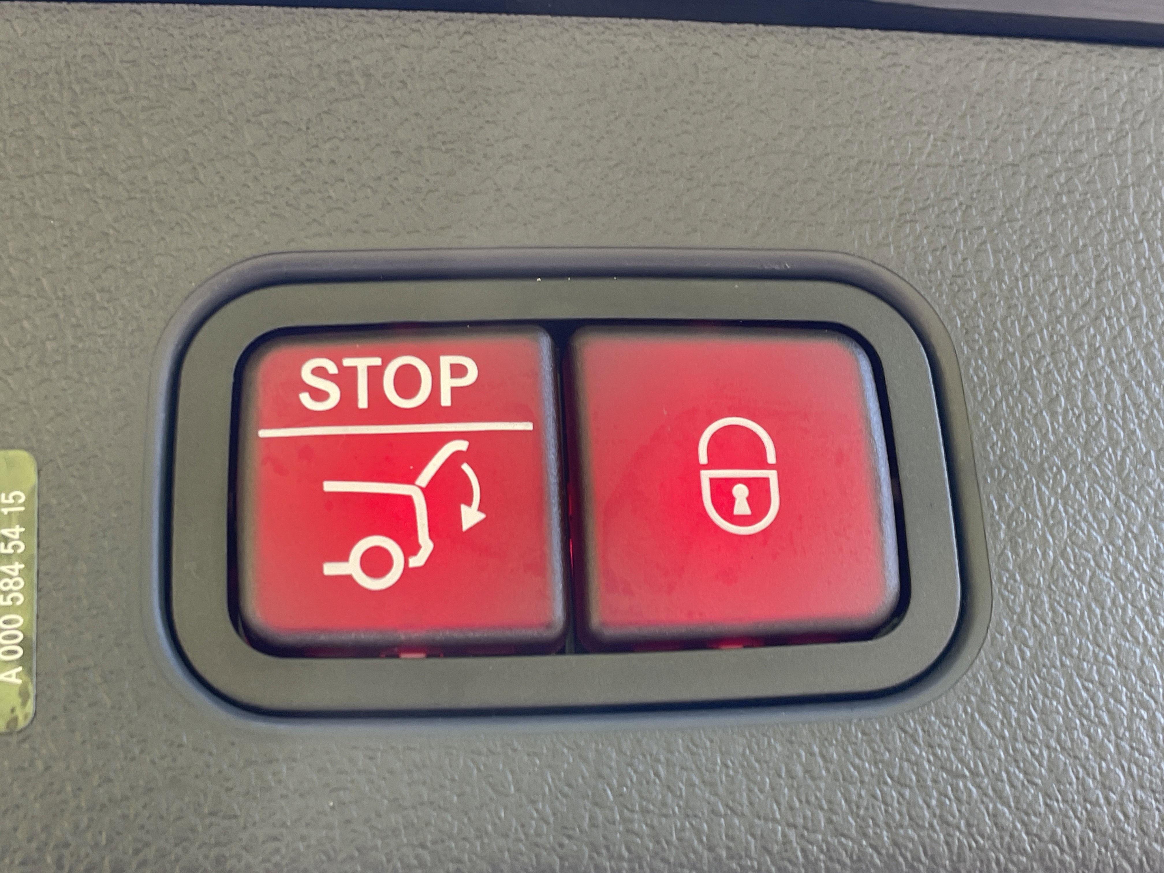 2026 Mercedes Benz GLC 300 photo 2