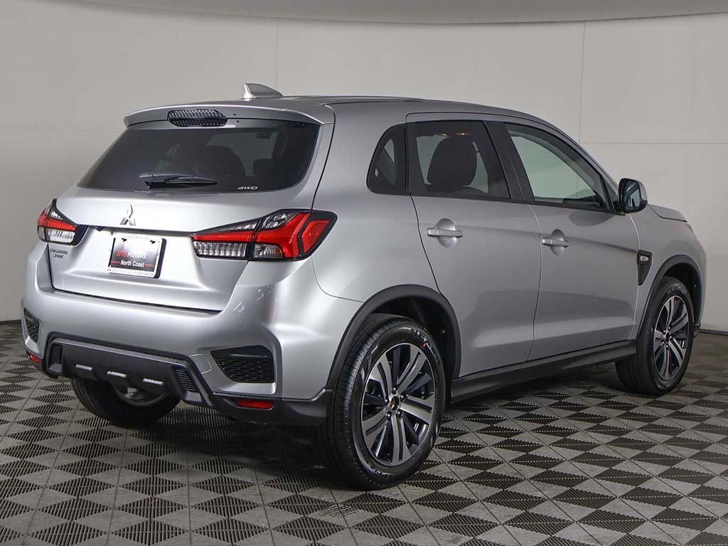 2025 Mitsubishi Outlander Sport ES photo 3