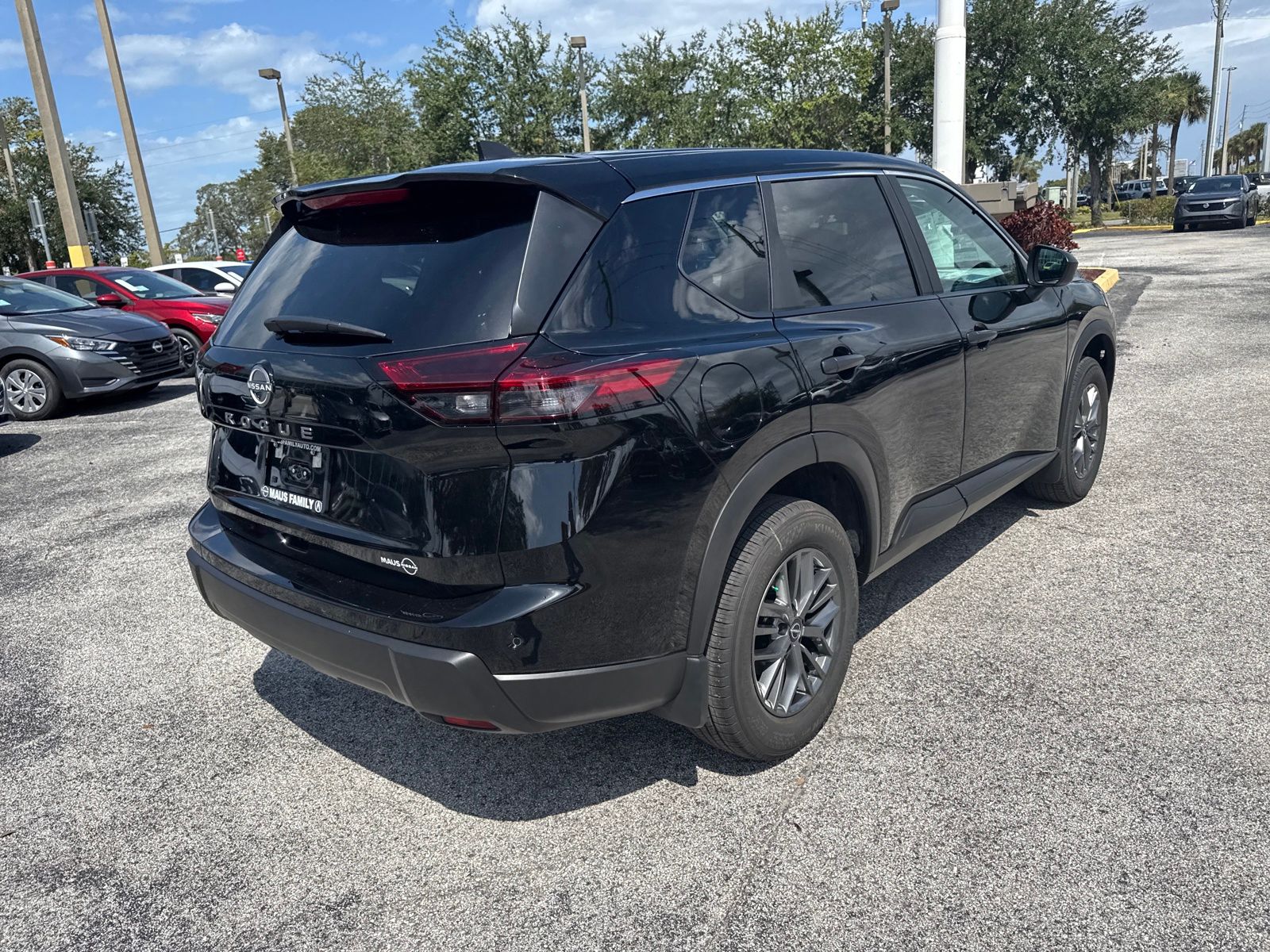 2026 Nissan Rogue S photo 3