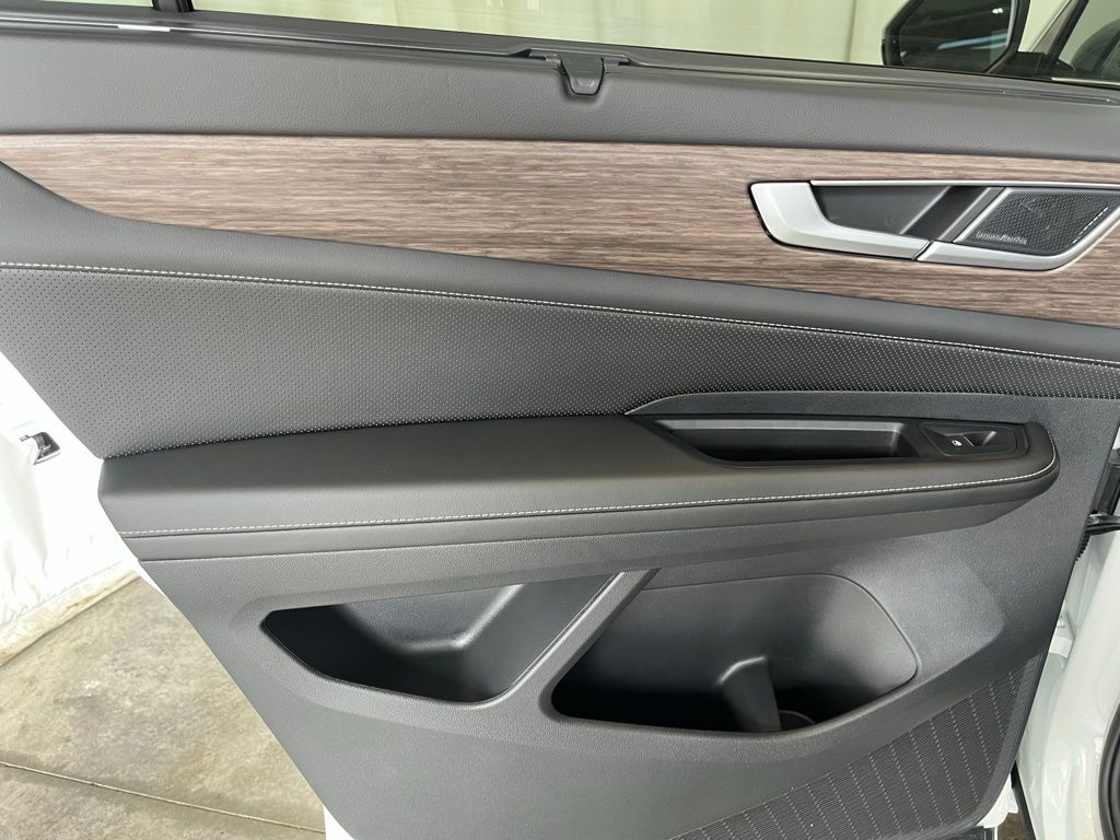 2025 Volkswagen Atlas SEL Premium R-Line photo 19