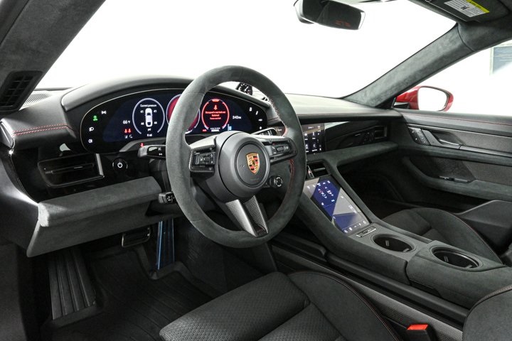 2025 Porsche Taycan GTS photo 4