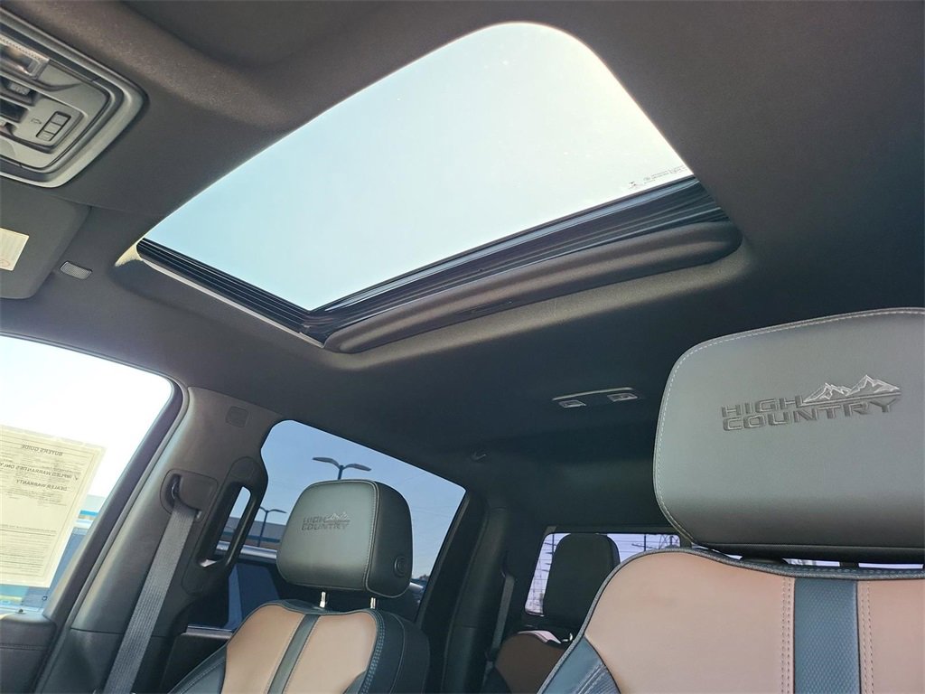 2022 Chevrolet Silverado 2500HD High Country photo 11