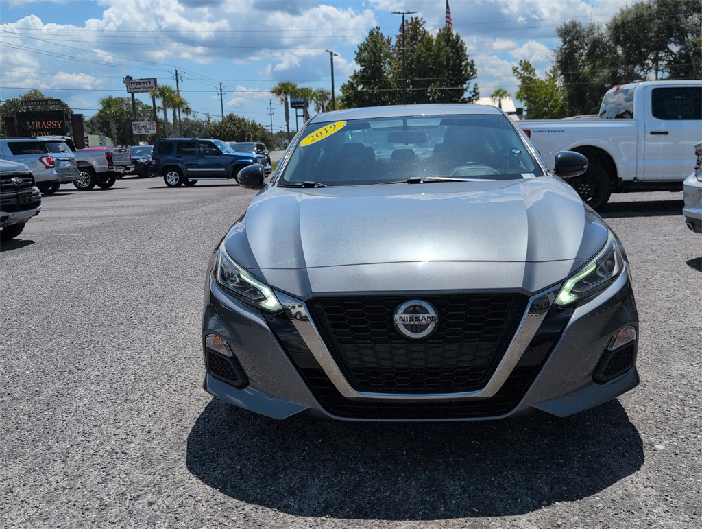 2019 Nissan Altima 2.5 SR photo 3