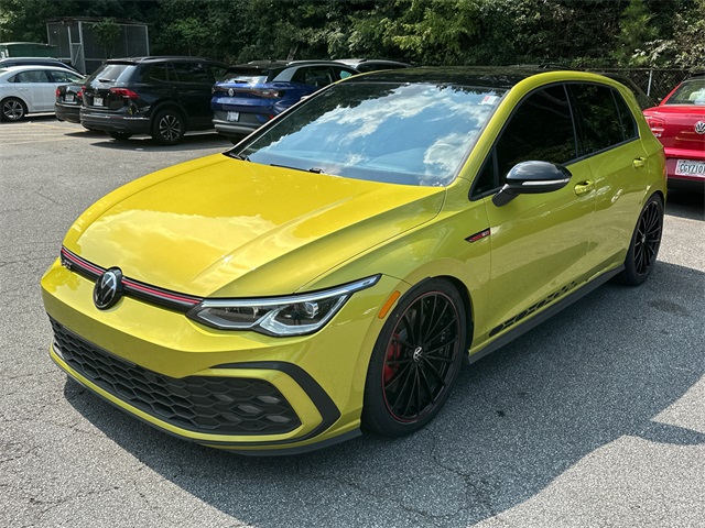 2023 Volkswagen Golf GTI Anniversary Edition photo 3