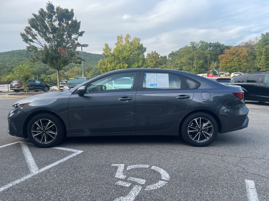 2023 Kia Forte LXS photo 6