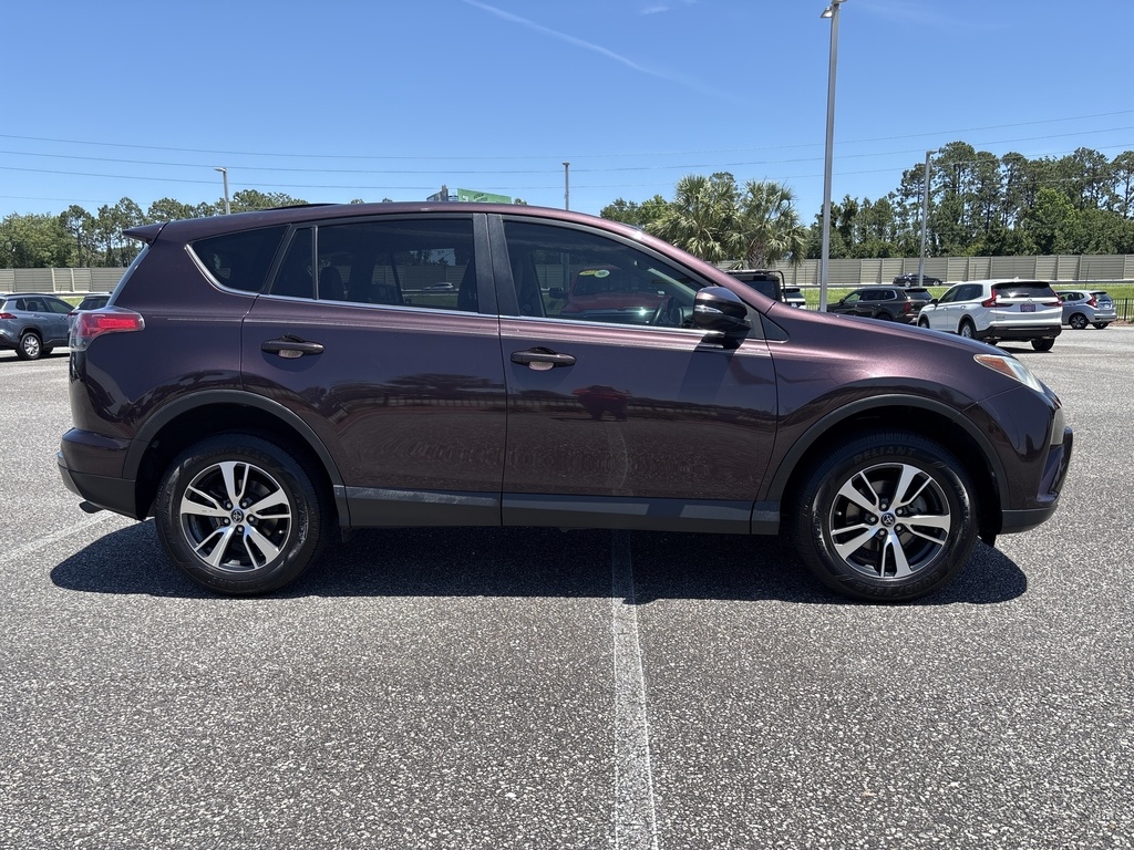 2018 Toyota RAV4 XLE photo 6