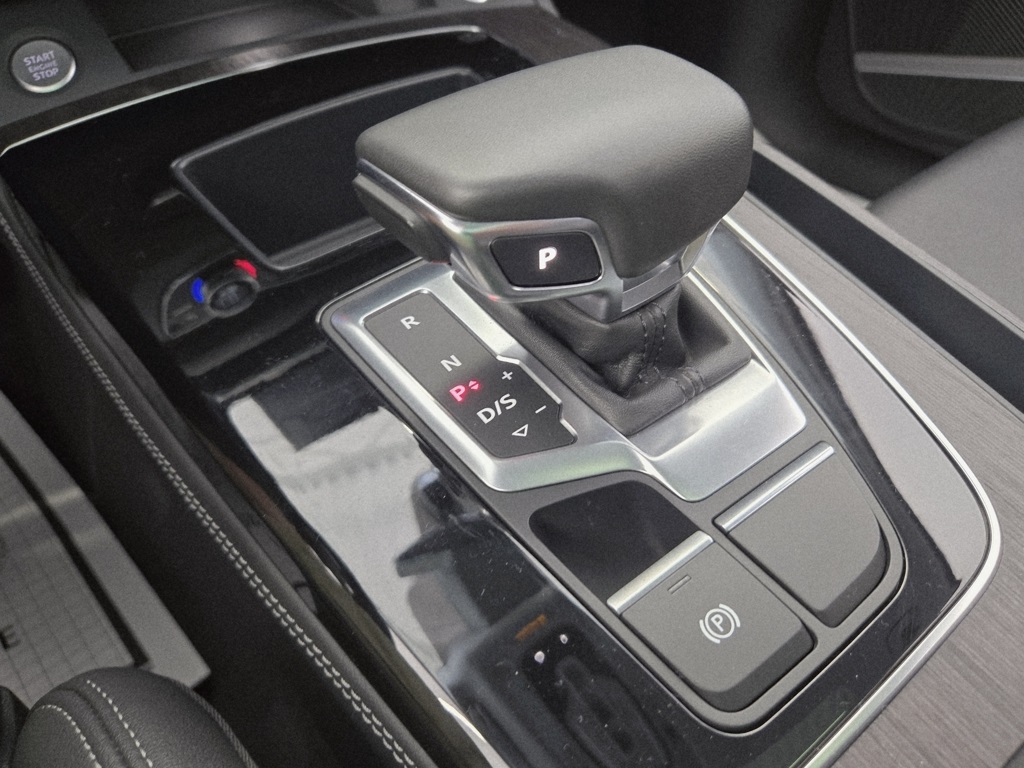 2024 Audi Q5 45 S line Premium photo 23