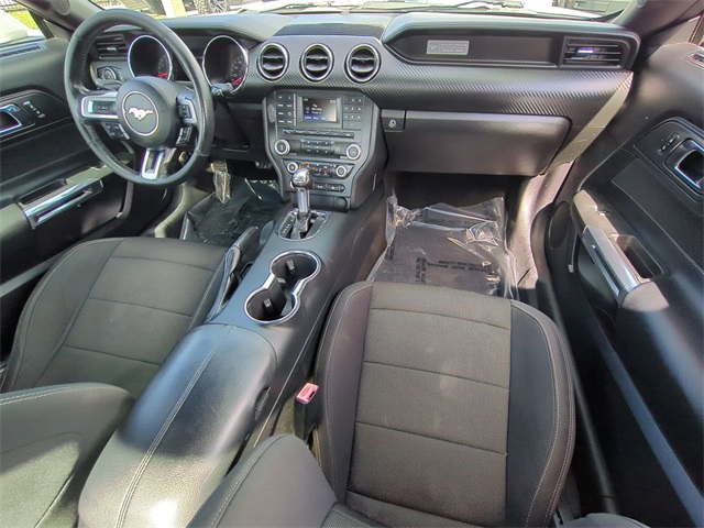 2017 Ford Mustang V6 photo 12