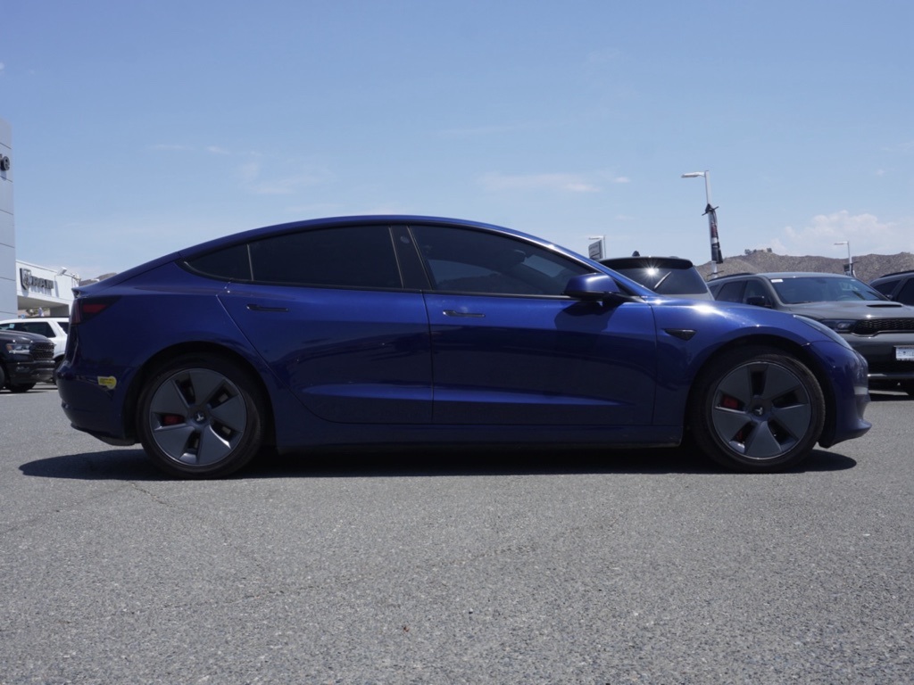 2022 Tesla Model 3 Long Range photo 2
