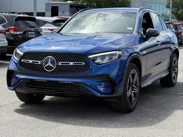 2025 Mercedes-Benz GLC Base's photo