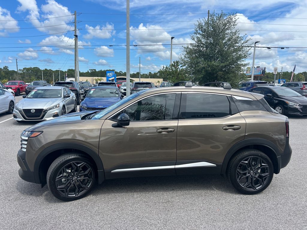 2026 Nissan Kicks SR photo 4