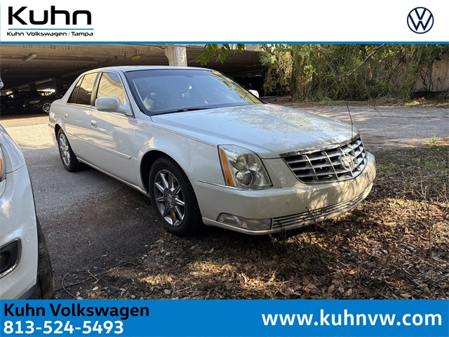 2010 Cadillac DTS Luxury Collection's photo