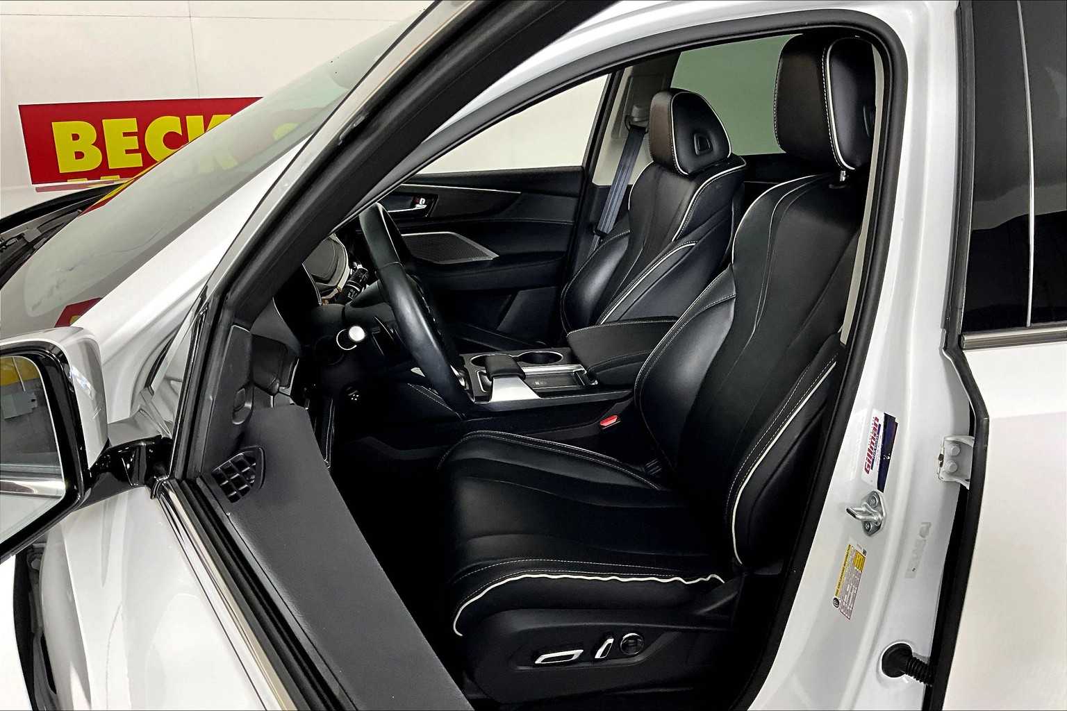 2023 Acura MDX SH-AWD Advance photo 4