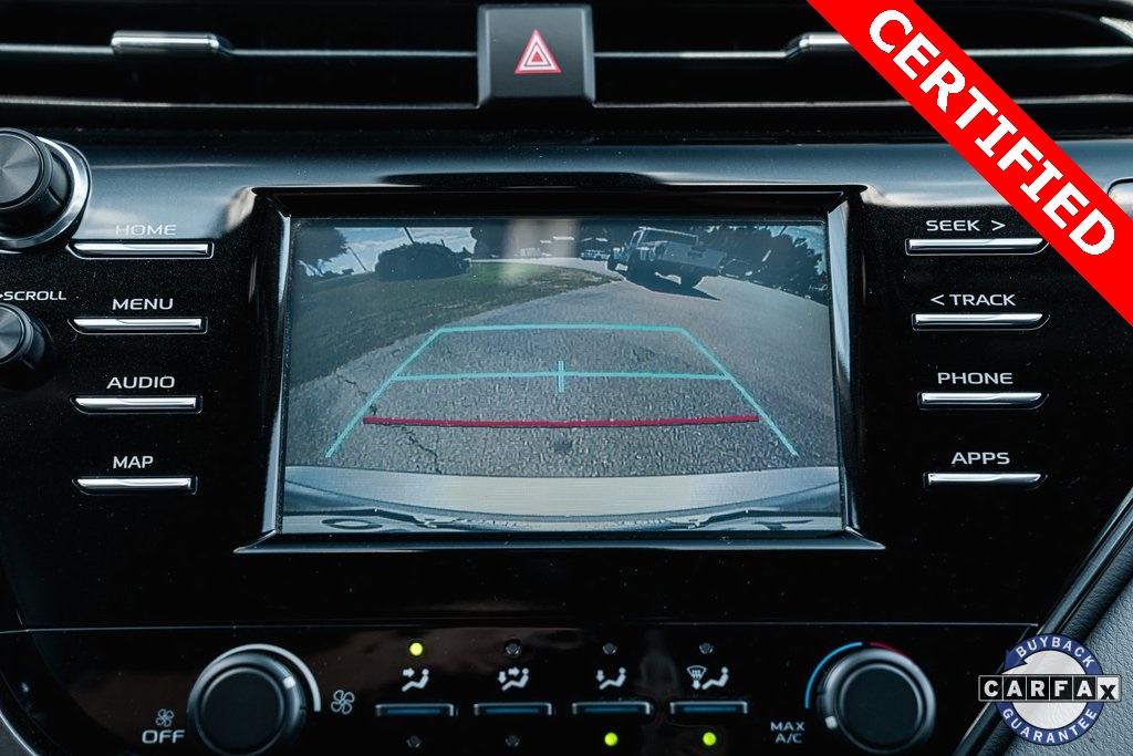 2019 Toyota Camry SE XLE photo 16