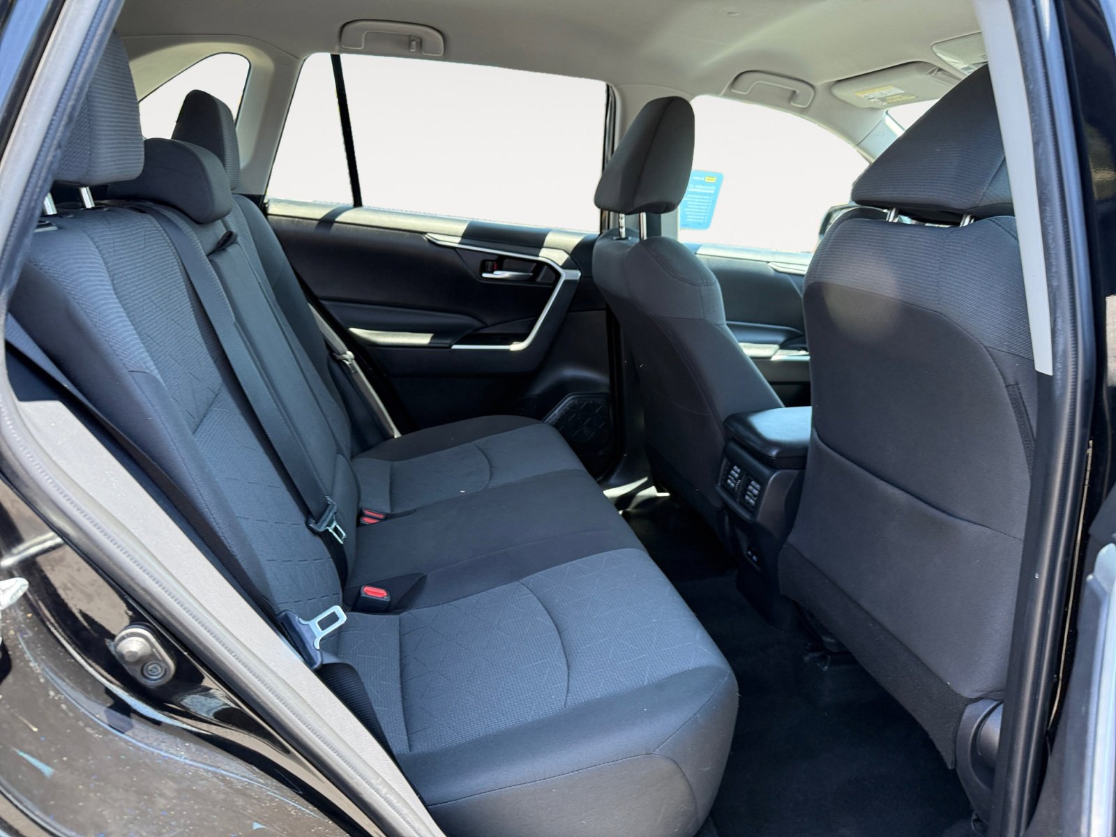 2022 Toyota RAV4 XLE photo 17