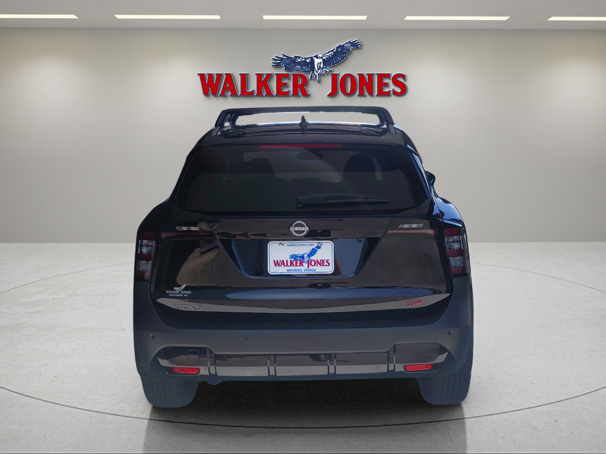 2025 Nissan Kicks SR photo 4