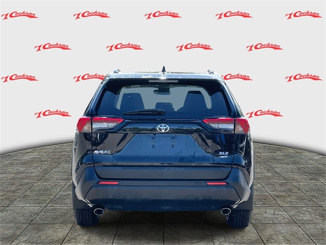 2022 Toyota RAV4 XLE photo 4