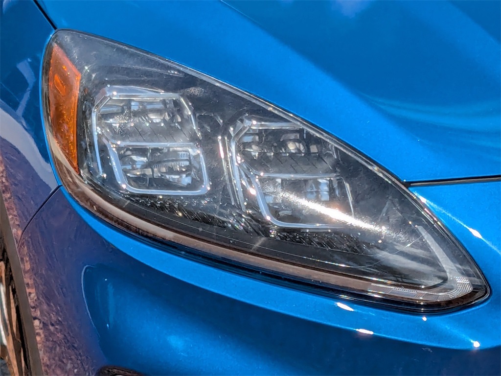 2020 Ford Escape Titanium photo 9